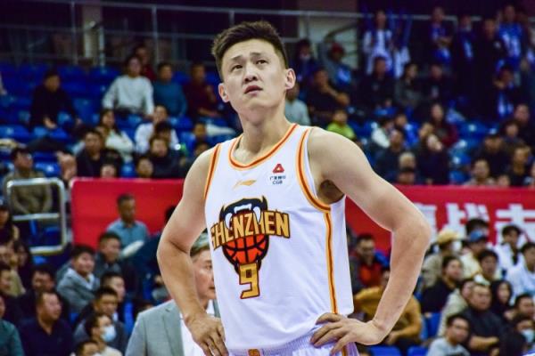 教練教你打籃球！周鵬13中10砍24分&生涯總得分升歷史第十三！