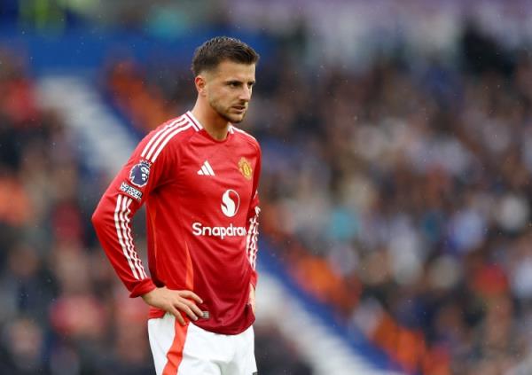 曼聯(lián)最水7號??芒特6420萬加盟1年半1球1助，首發(fā)踢13分鐘又傷了